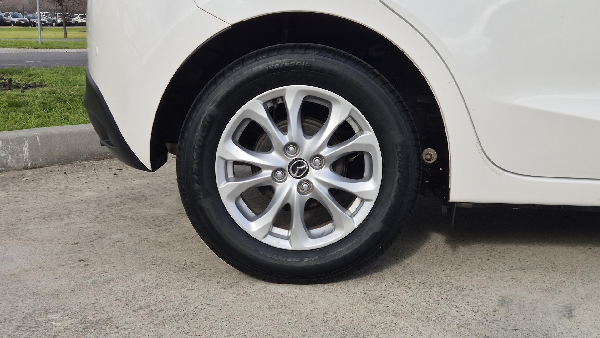 Mazda 2 image 3