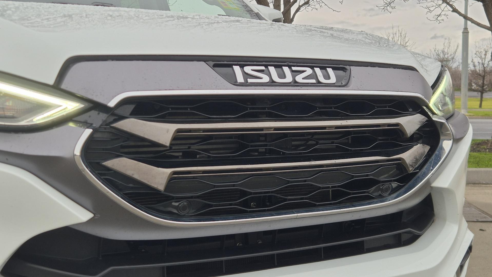 Isuzu Mu-x image 3