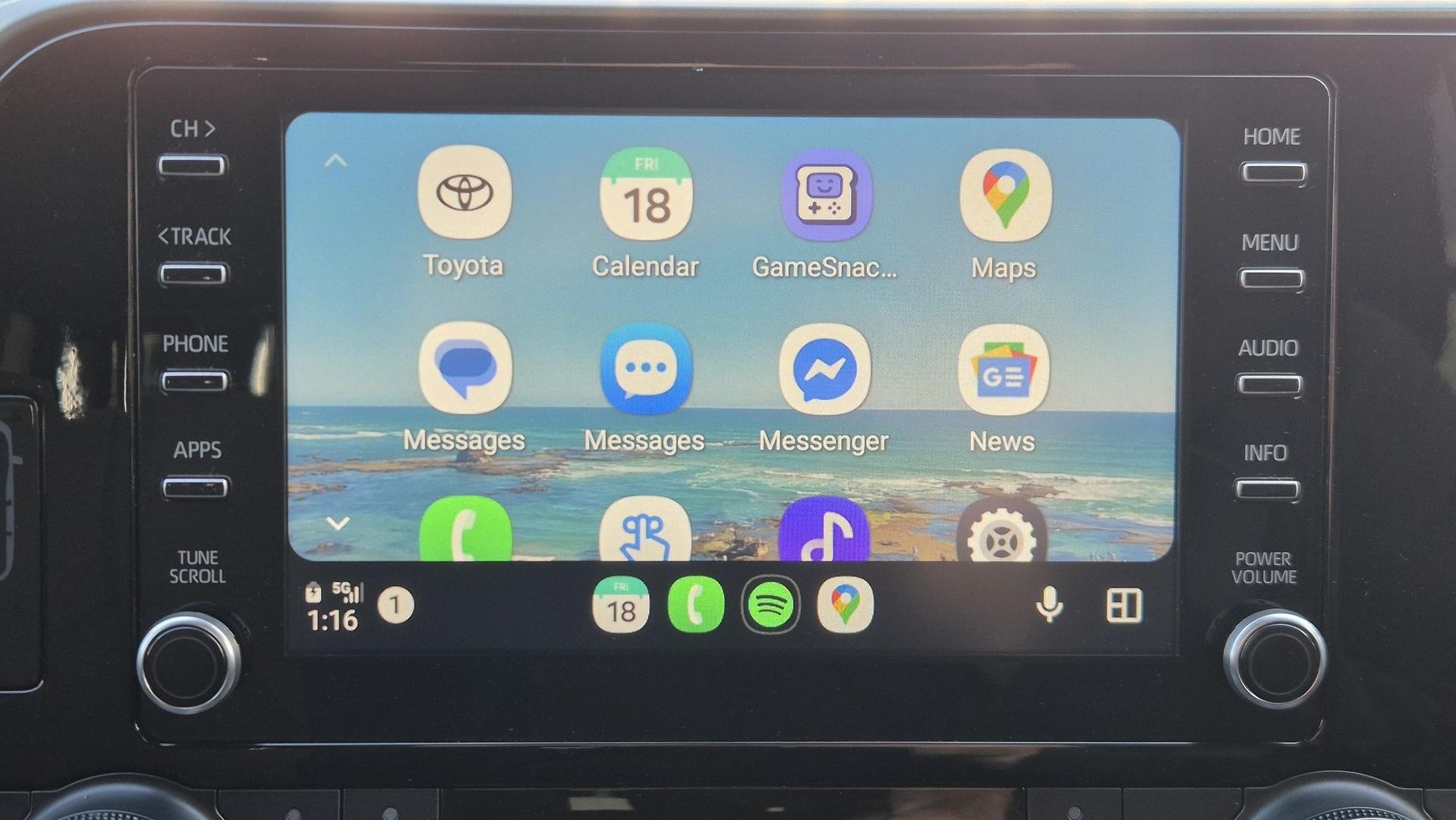 Toyota Kluger image 4