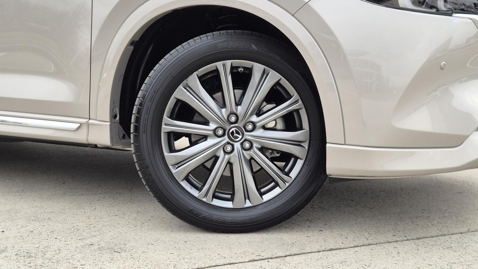 Mazda Cx-8 image 3