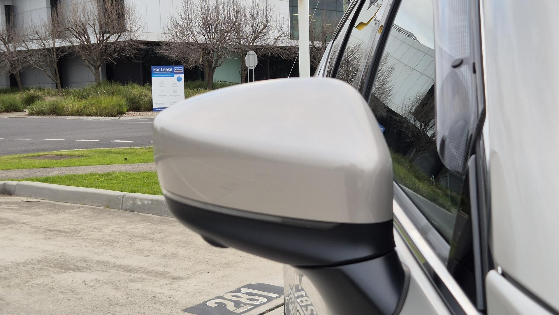 Mazda Cx-8 image 4