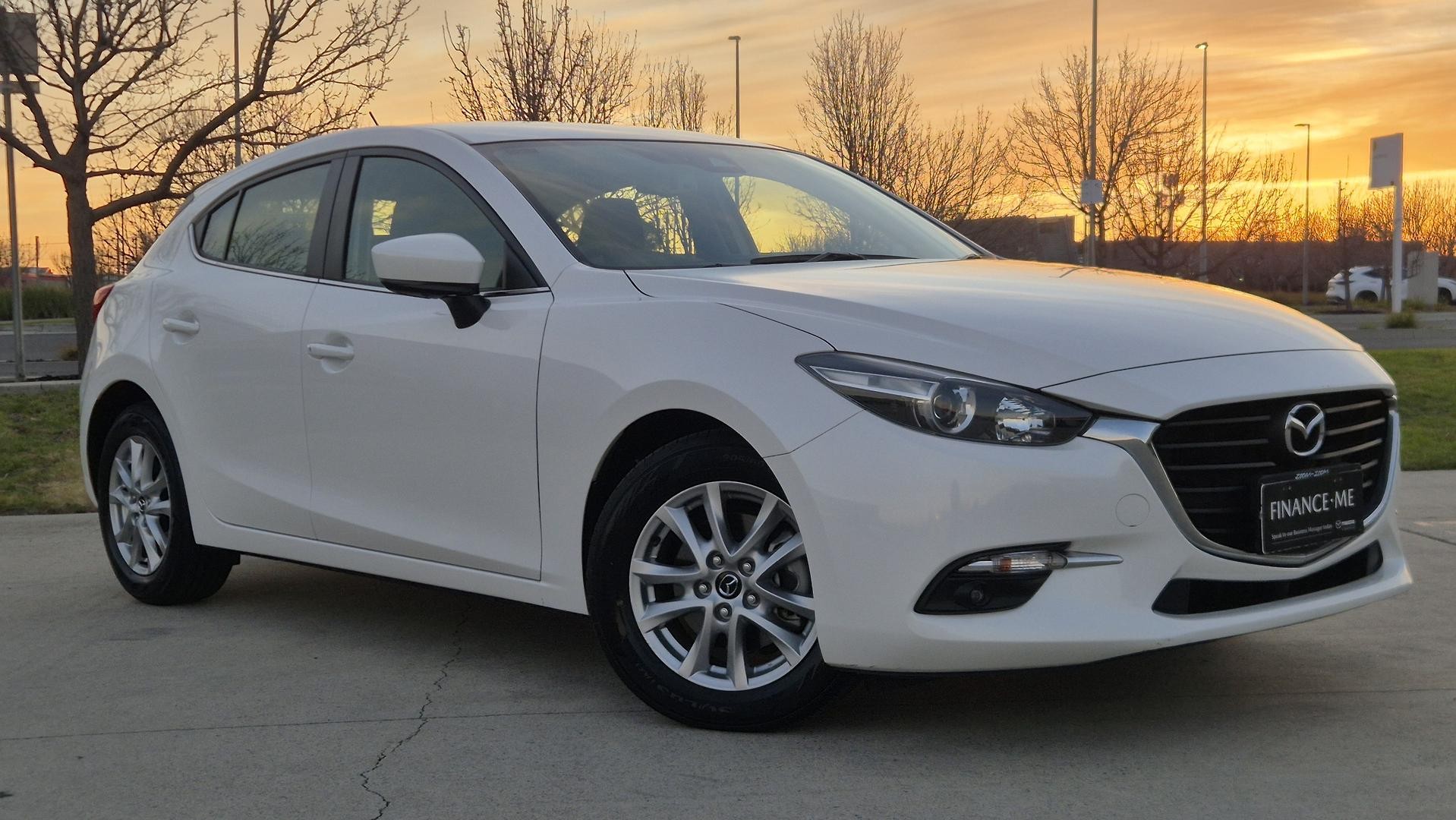 Mazda 3 image 1
