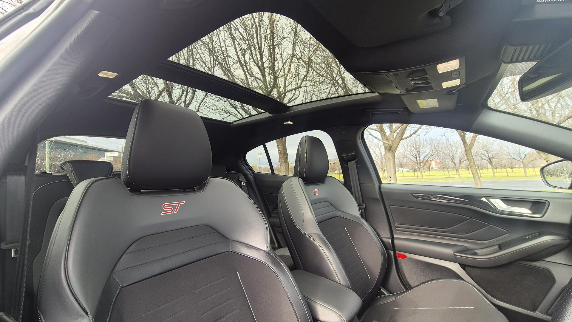 Ford Focus image 2