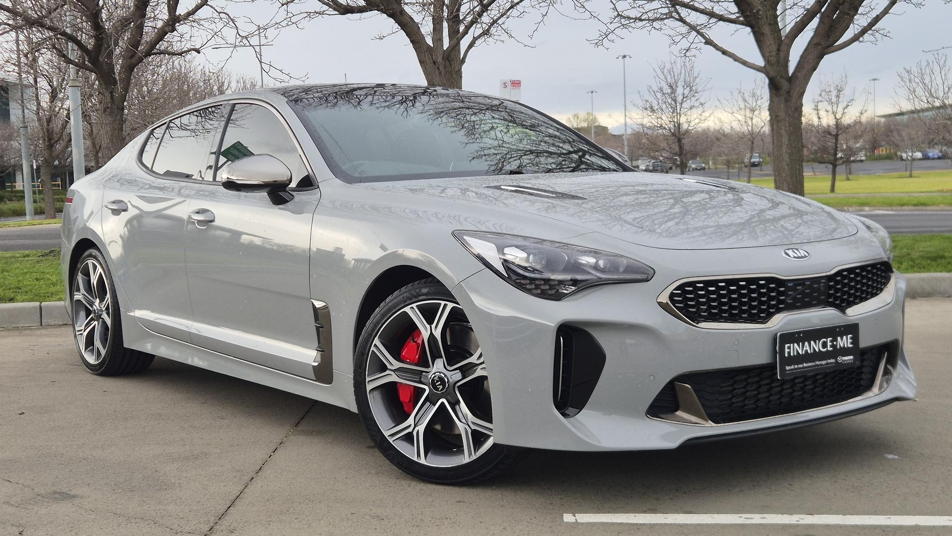 Kia Stinger image 1