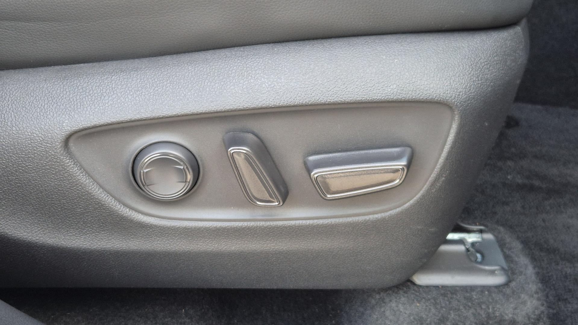 Toyota Kluger image 4