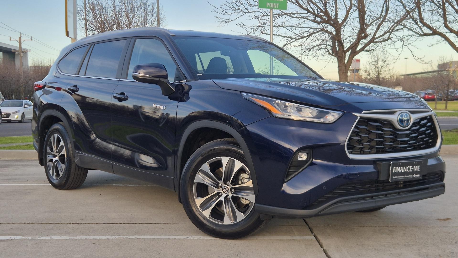 Toyota Kluger image 1