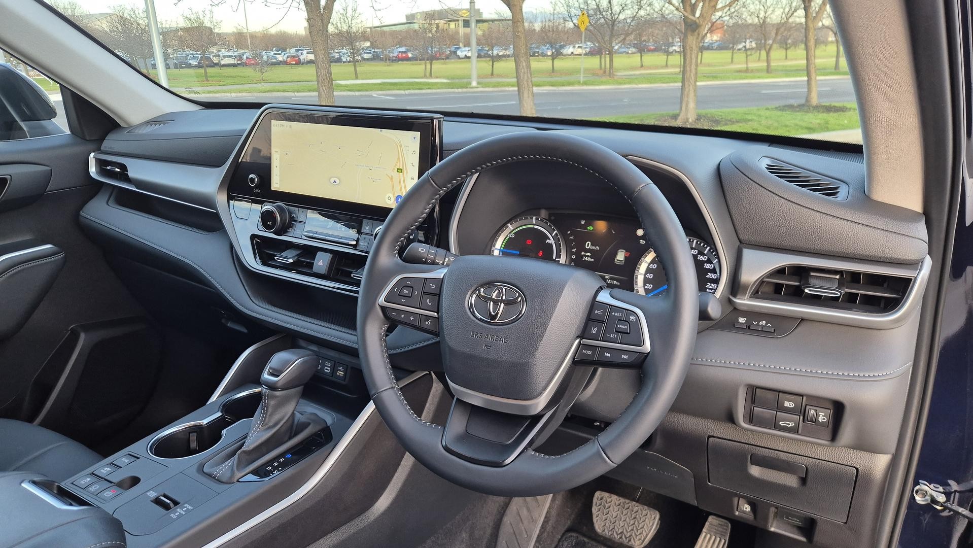 Toyota Kluger image 2
