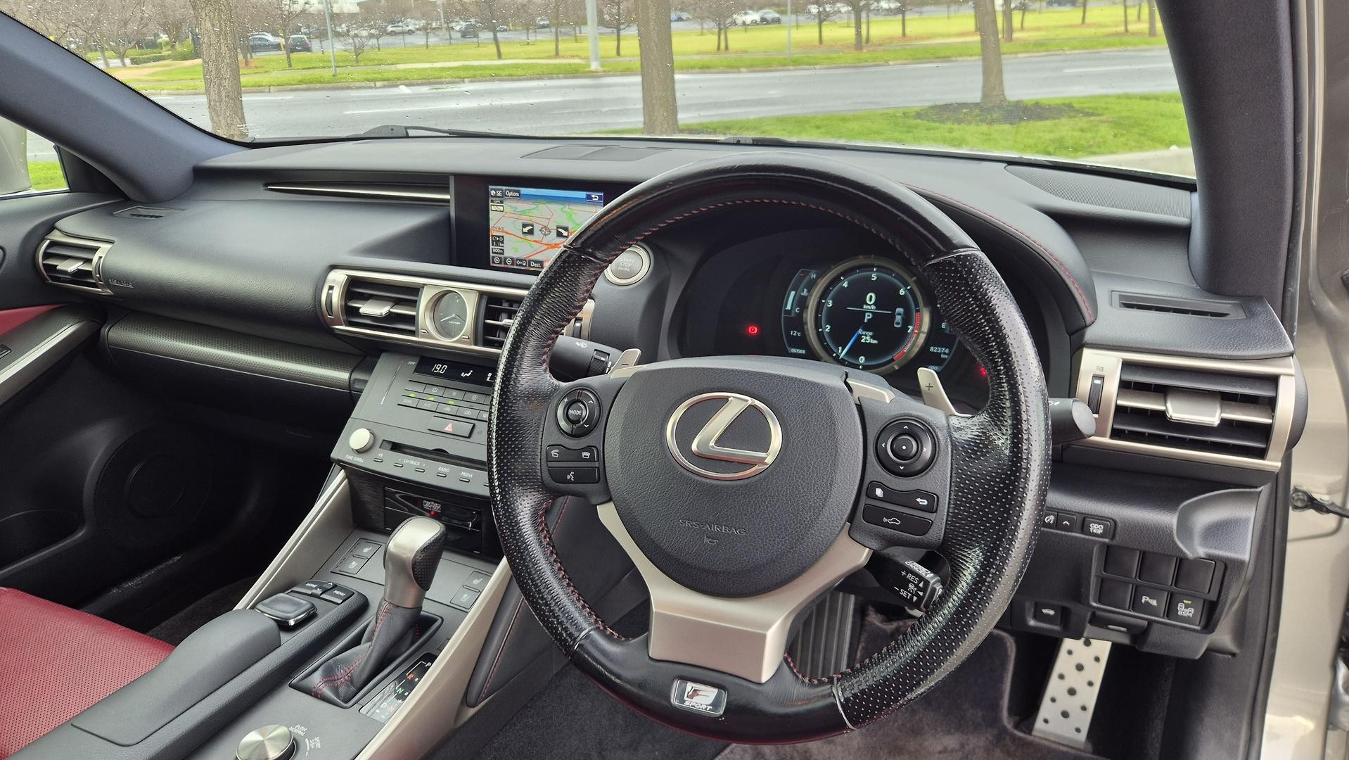 Lexus Is image 2