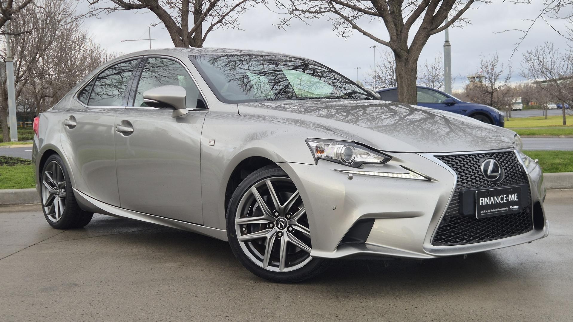 Lexus Is image 1