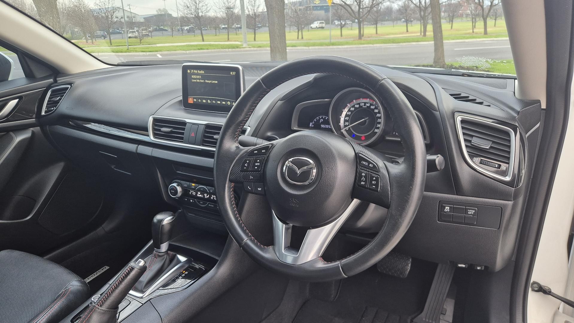 Mazda 3 image 2