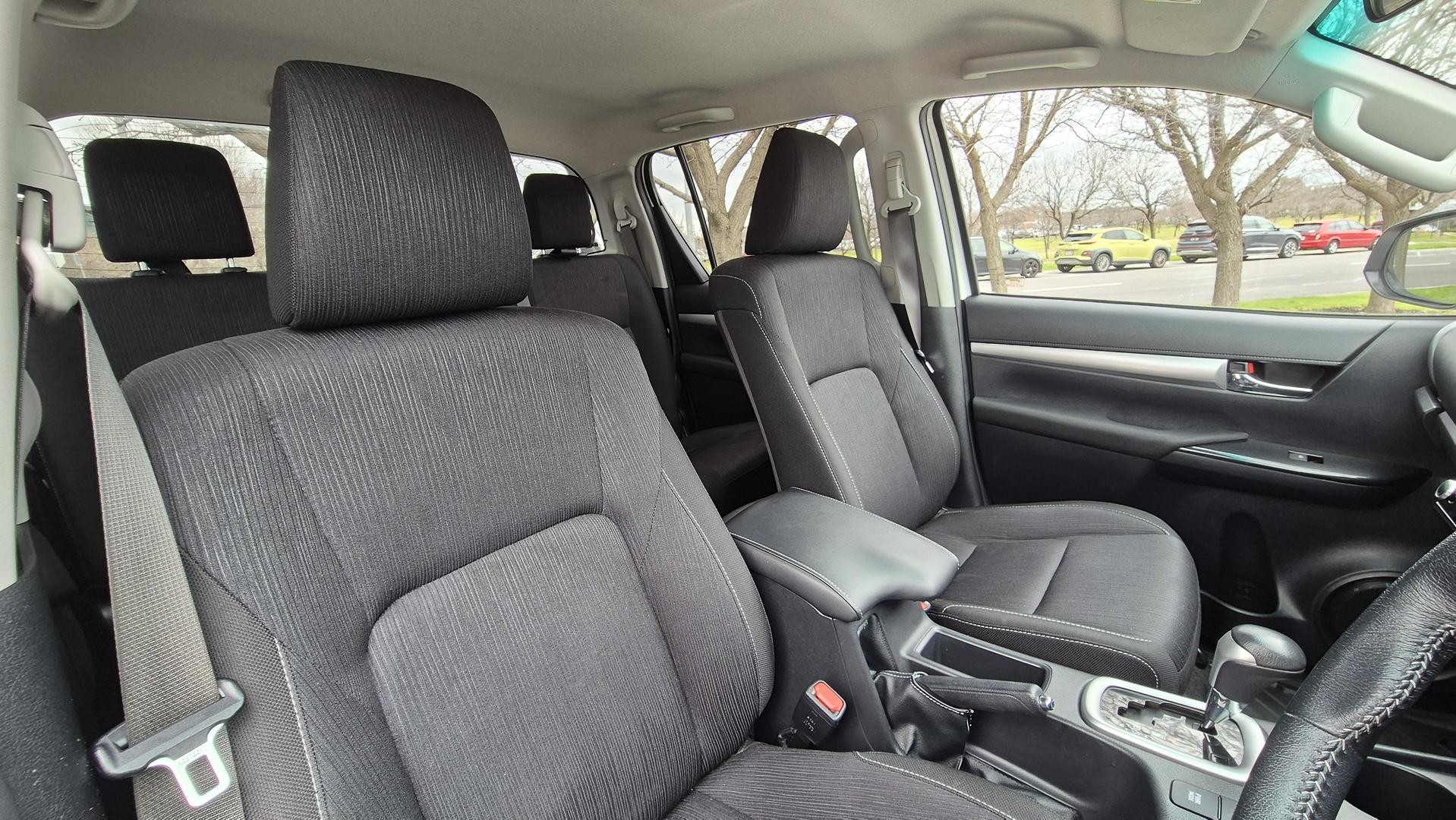 Toyota Hilux image 4