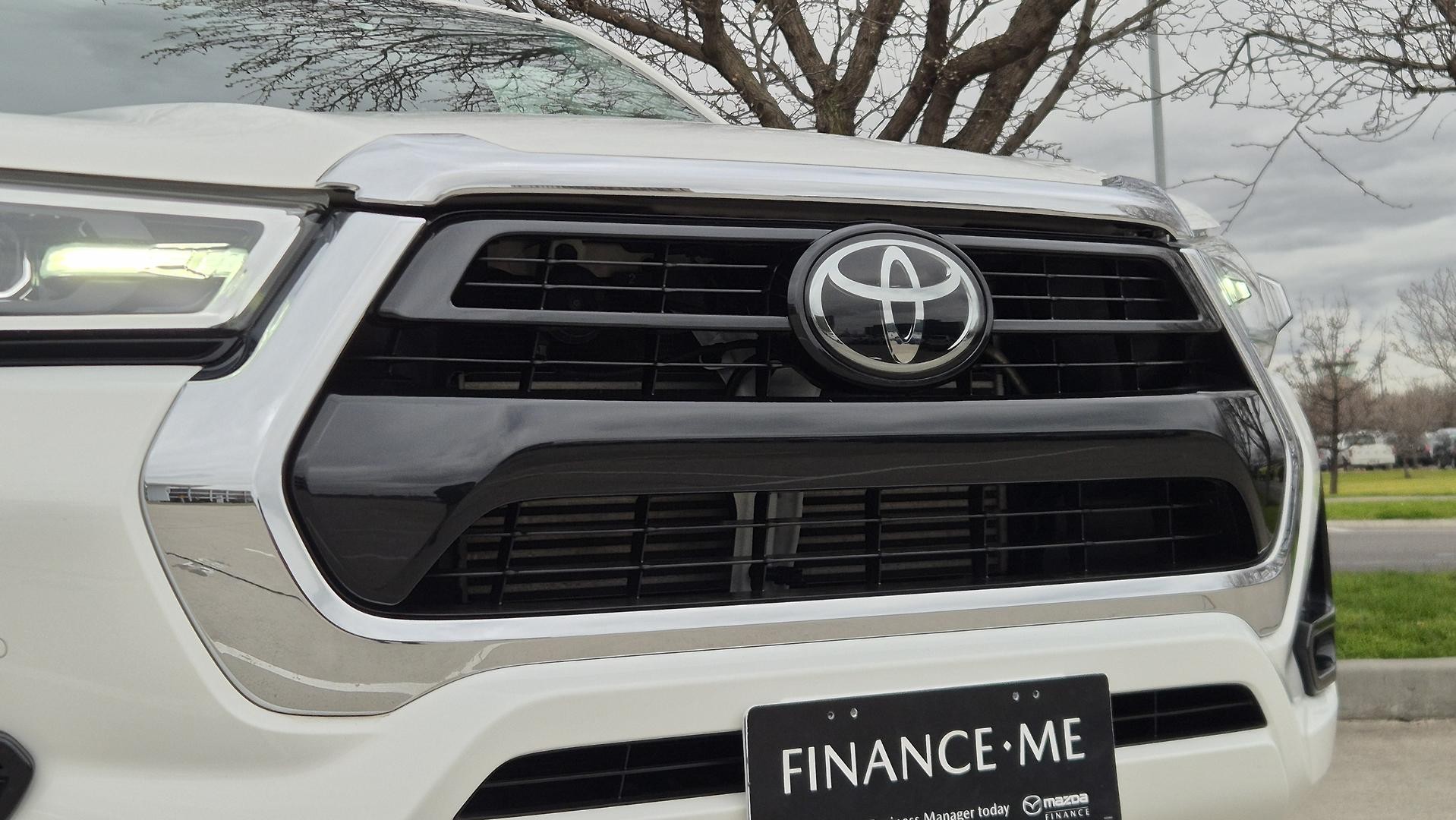 Toyota Hilux image 3