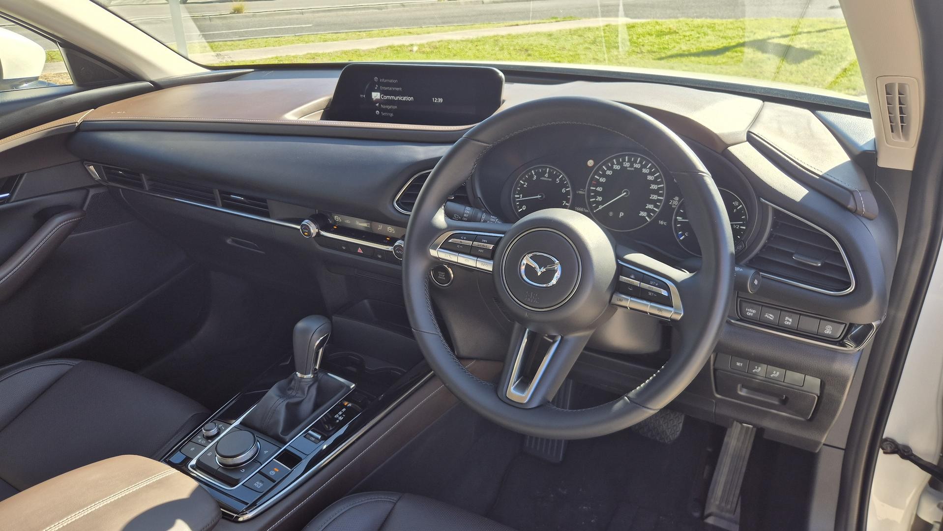 Mazda Cx-30 image 2