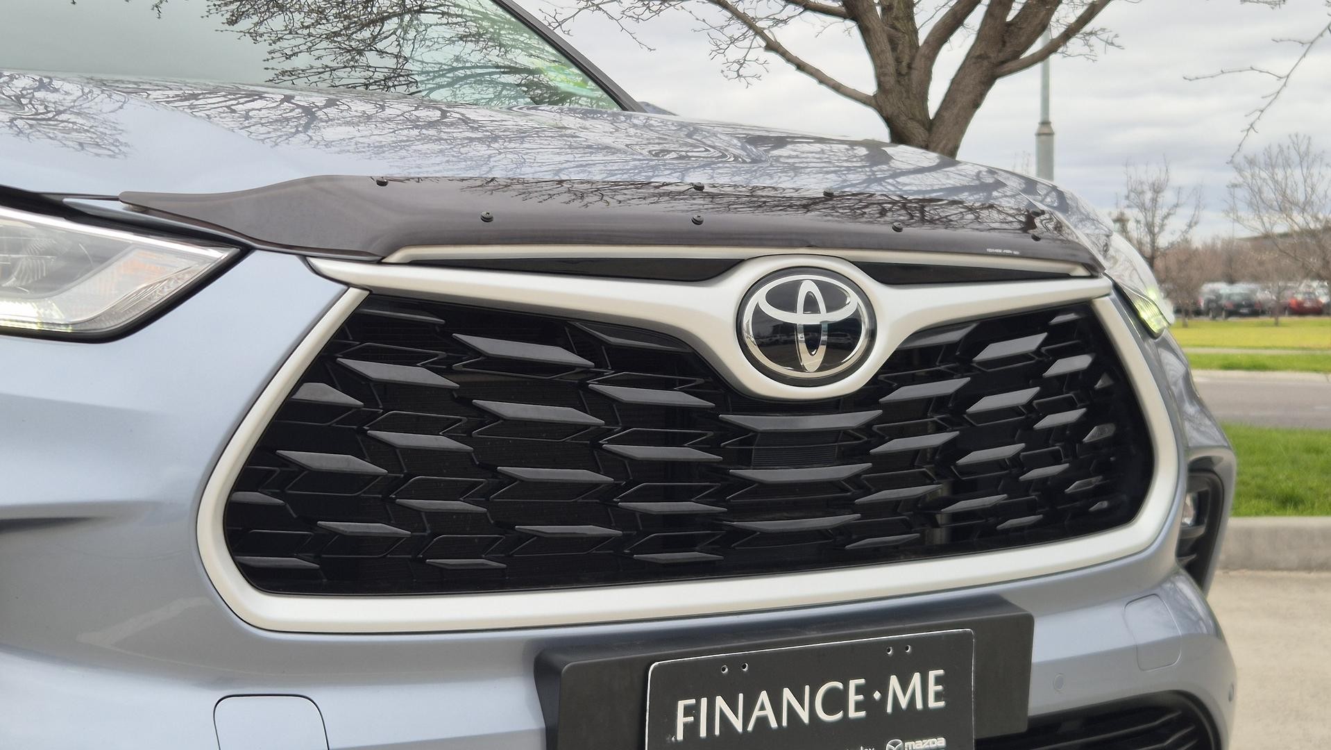 Toyota Kluger image 3