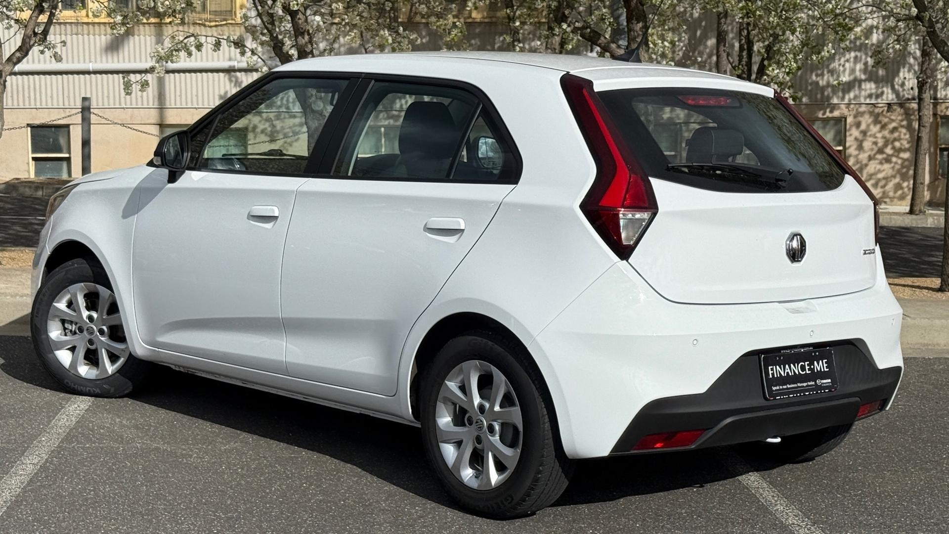 MG Mg3 image 2