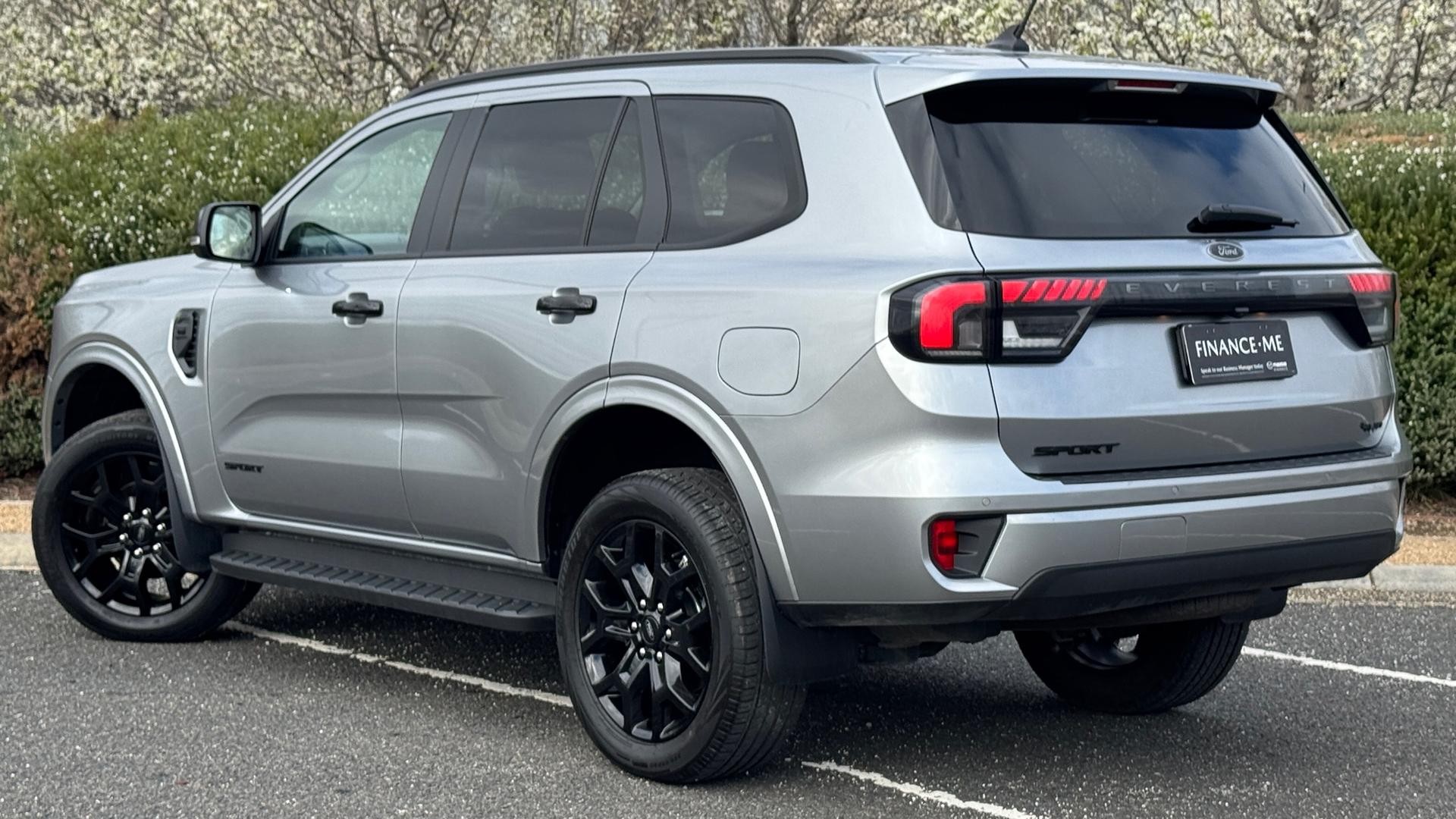 Ford Everest image 4