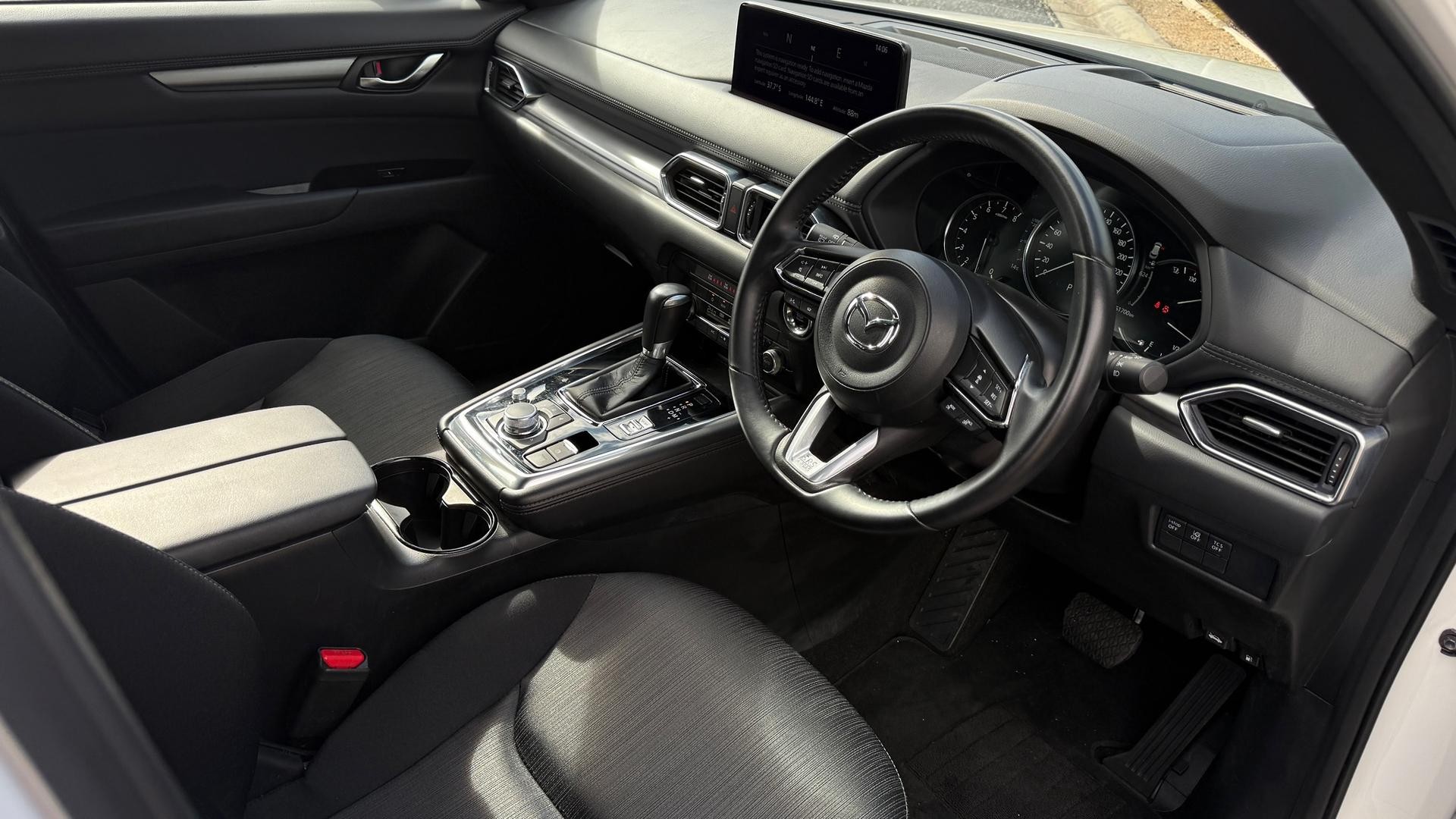 Mazda Cx-8 image 3