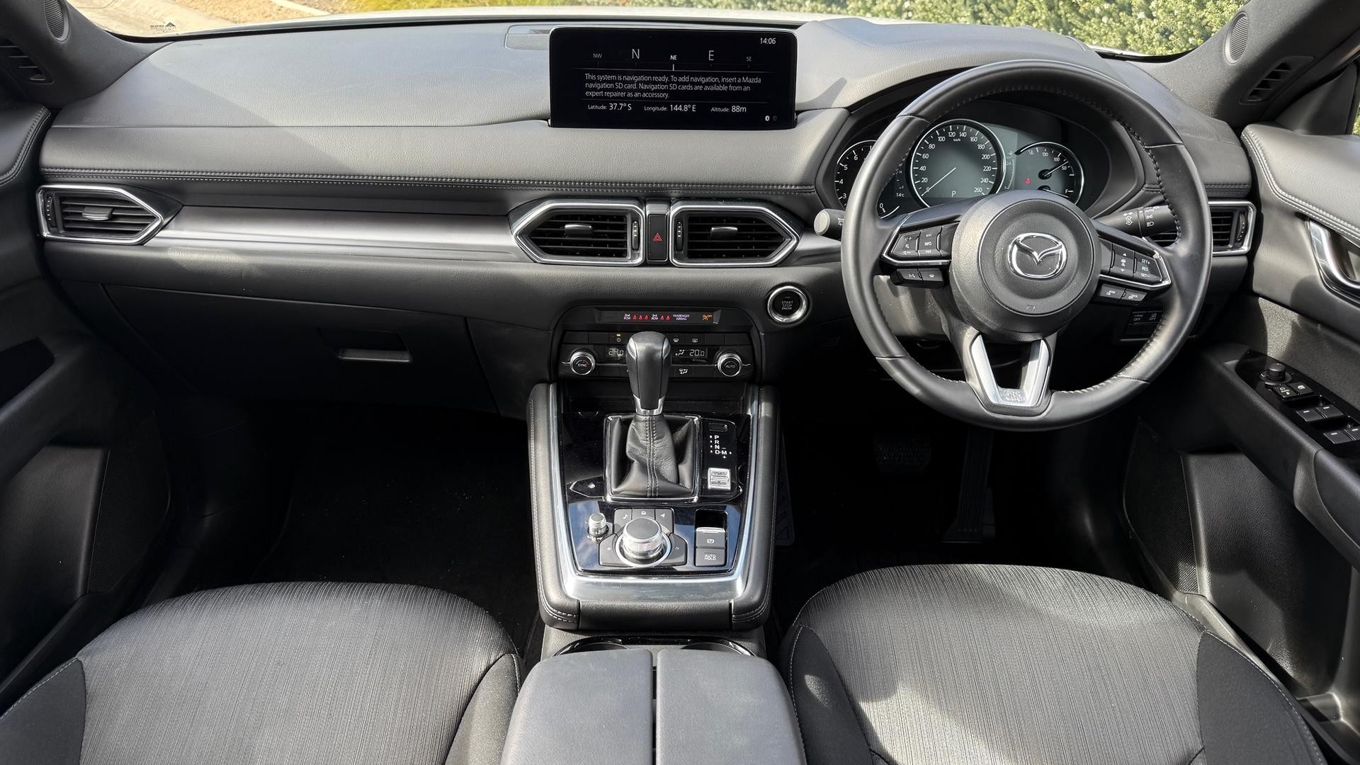 Mazda Cx-8 image 4