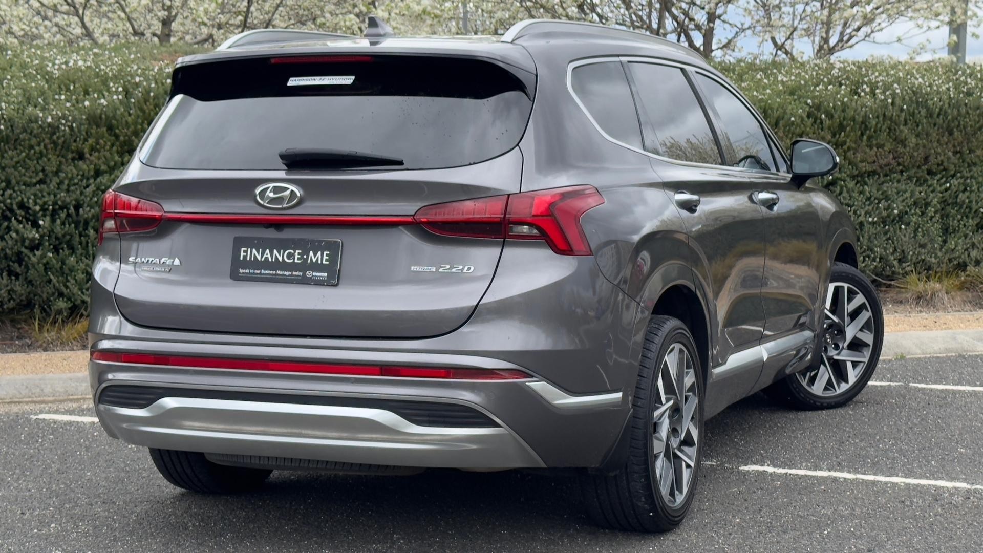 Hyundai Santa Fe image 2