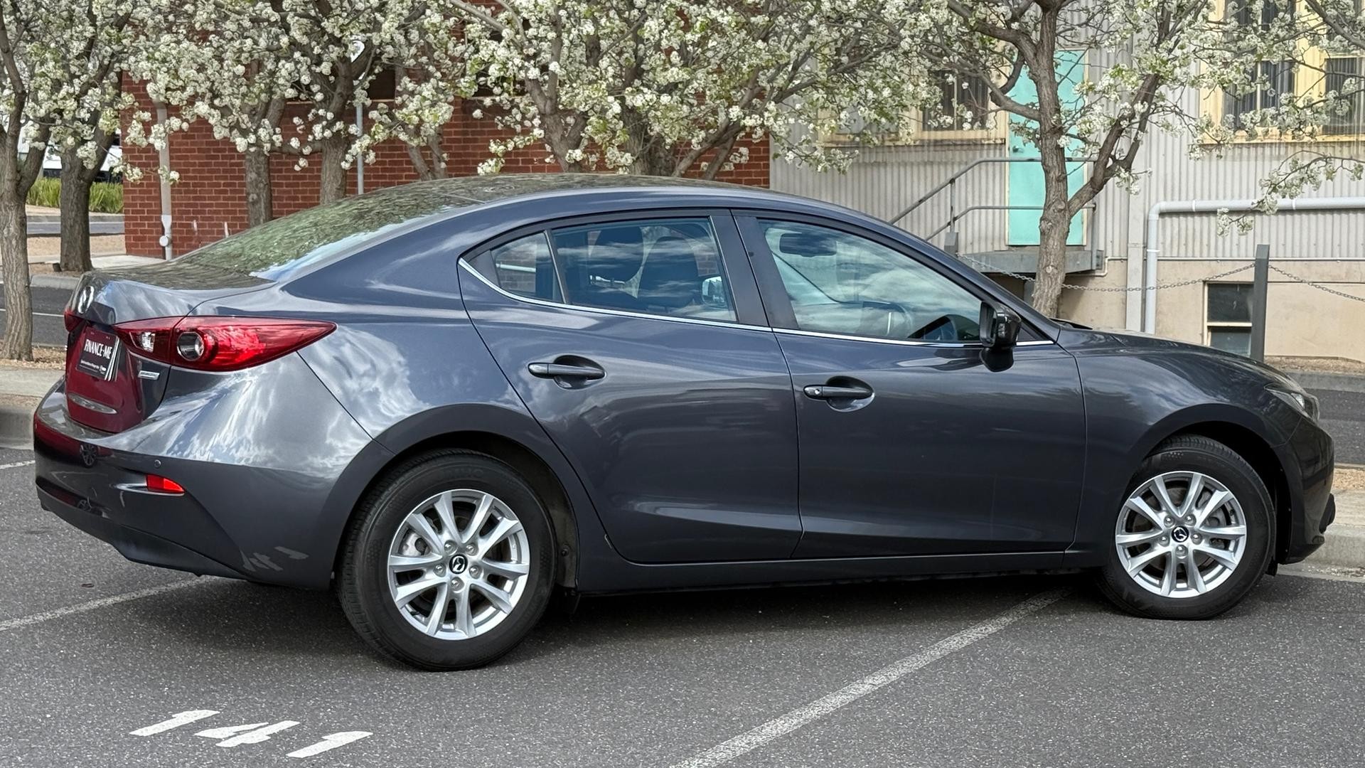 Mazda 3 image 3