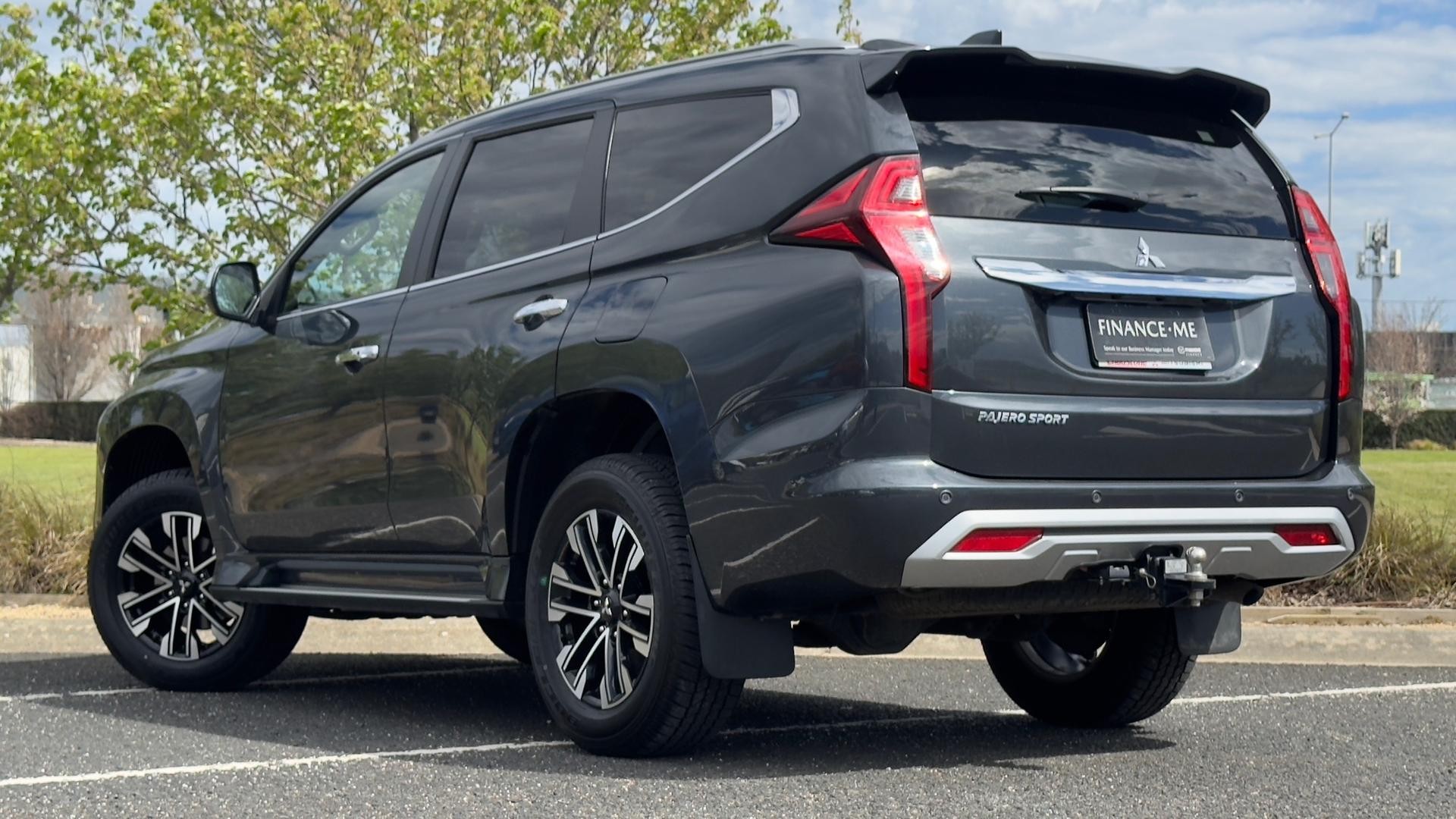 Mitsubishi Pajero Sport image 4