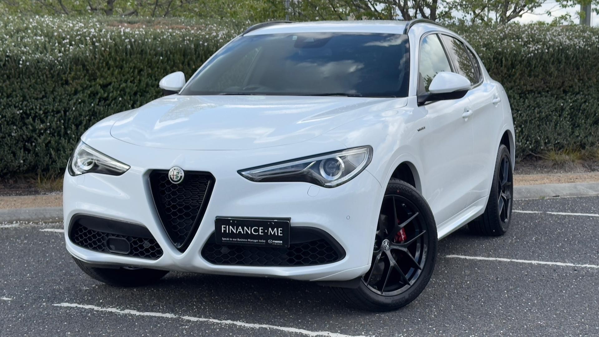 Alfa Romeo Stelvio image 2