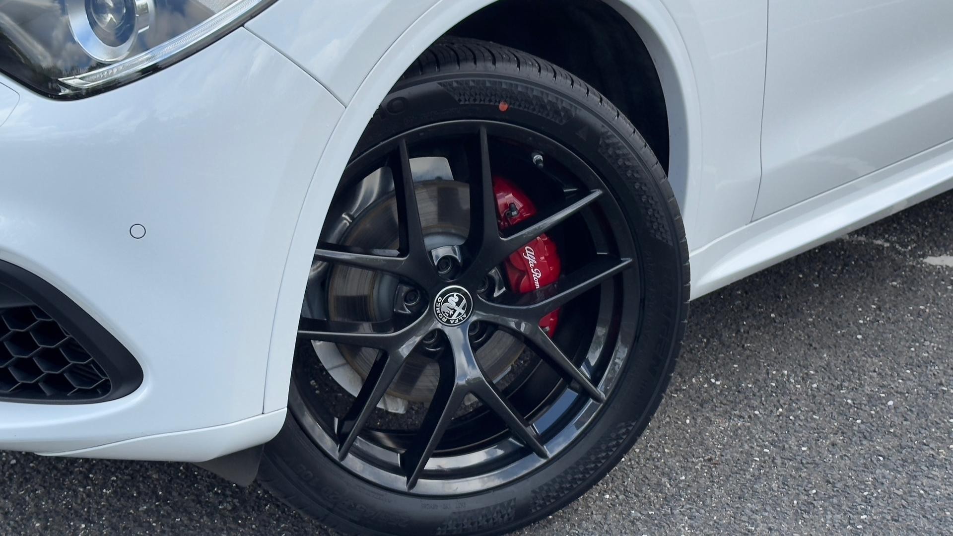 Alfa Romeo Stelvio image 4