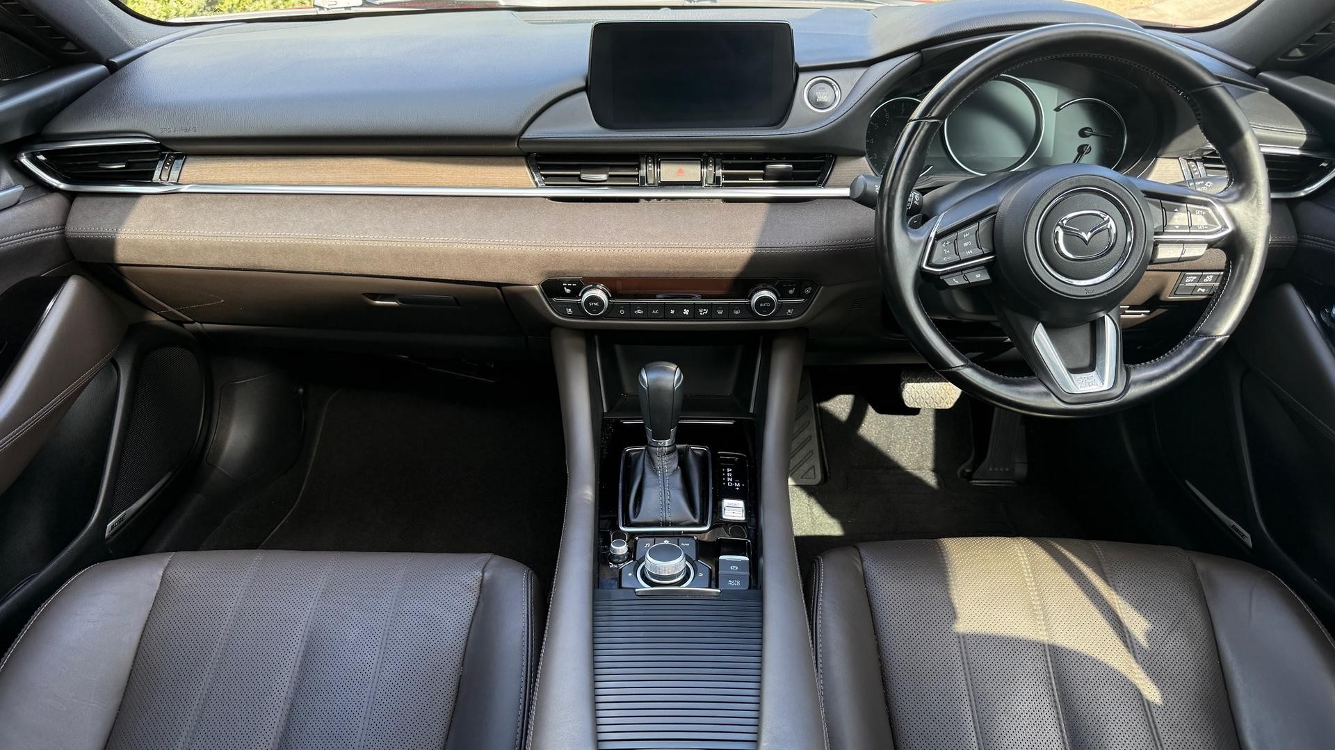 Mazda 6 image 2