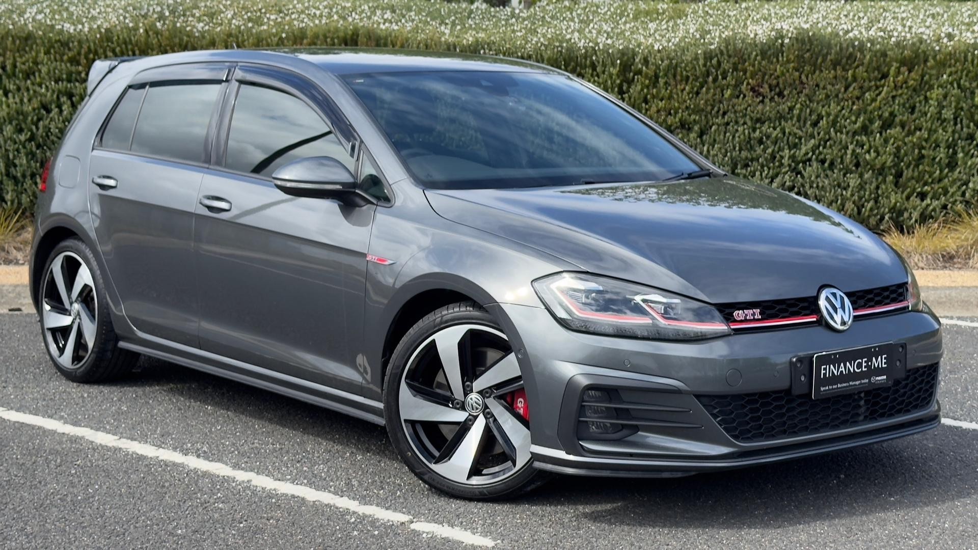 Volkswagen Golf image 1