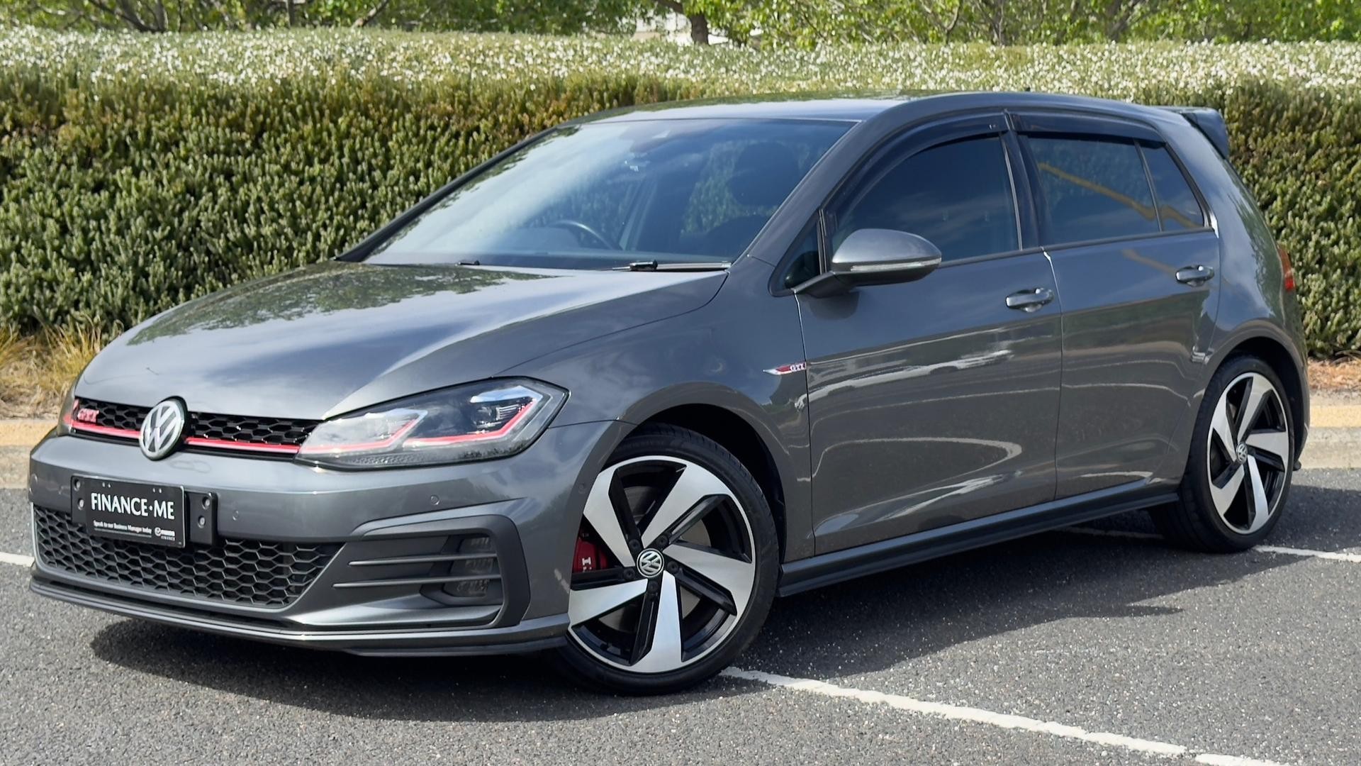 Volkswagen Golf image 2