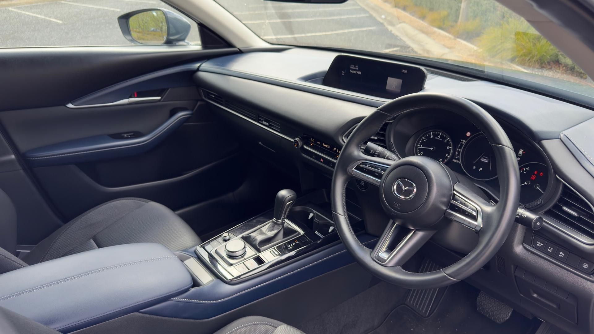 Mazda Cx-30 image 4