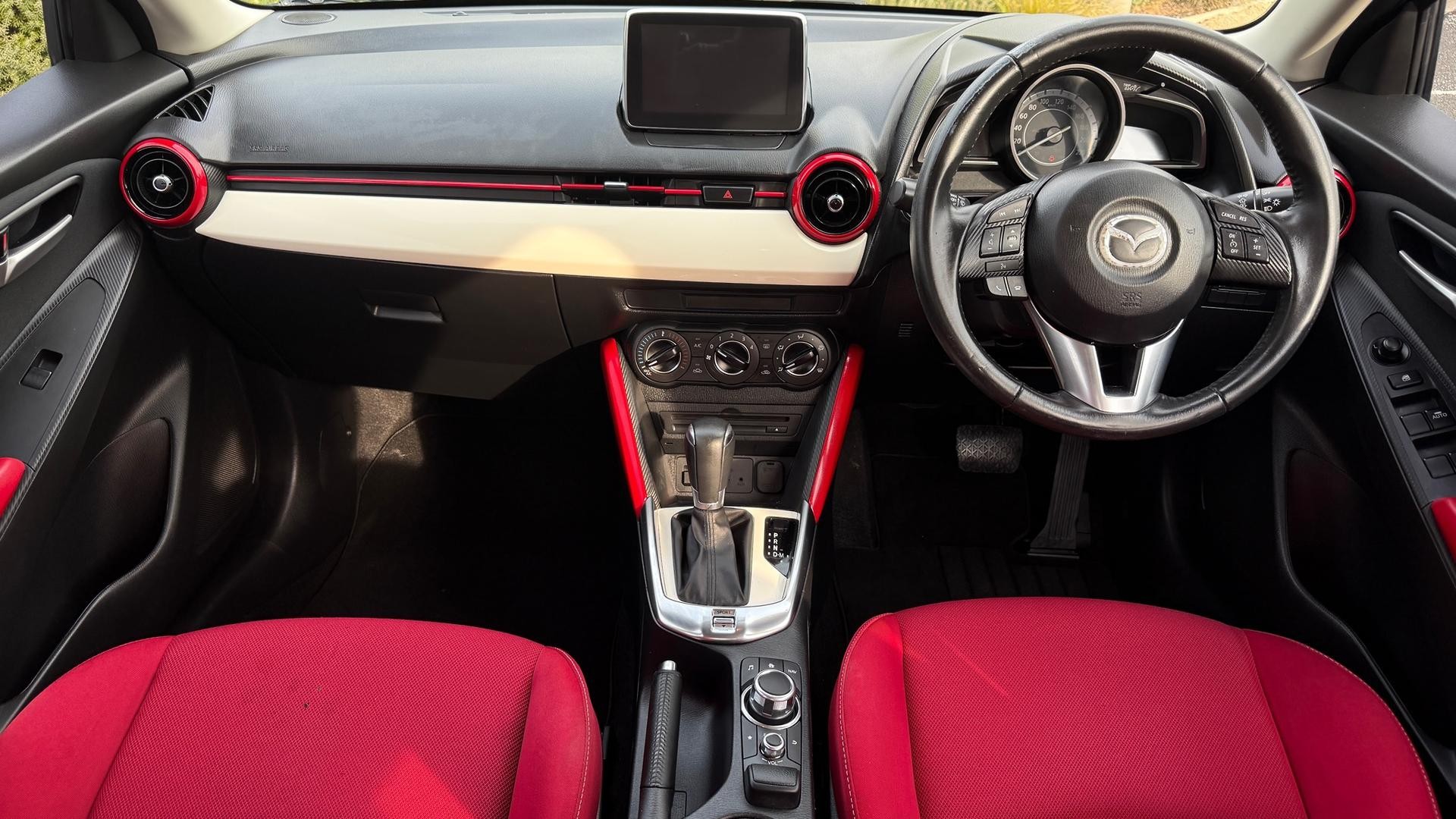 Mazda 2 image 3