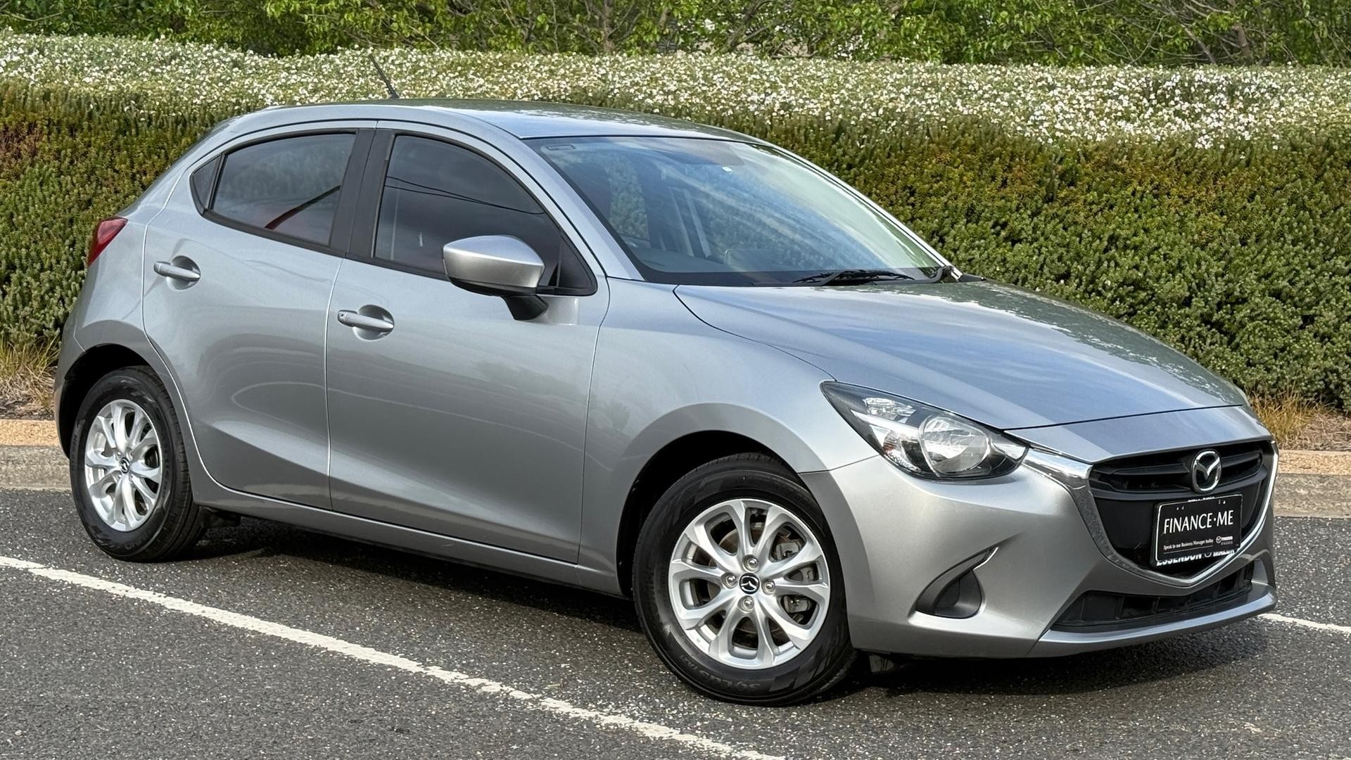 Mazda 2 image 1