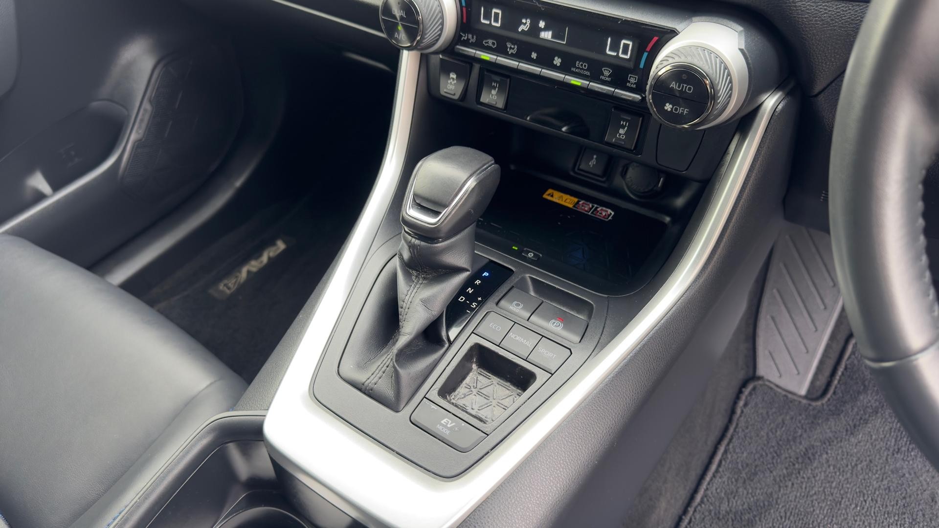 Toyota Rav4 image 4