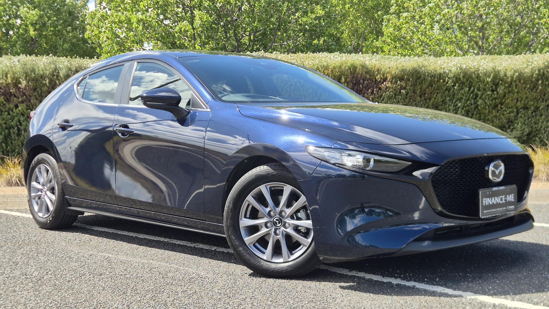 Mazda 3 image 1