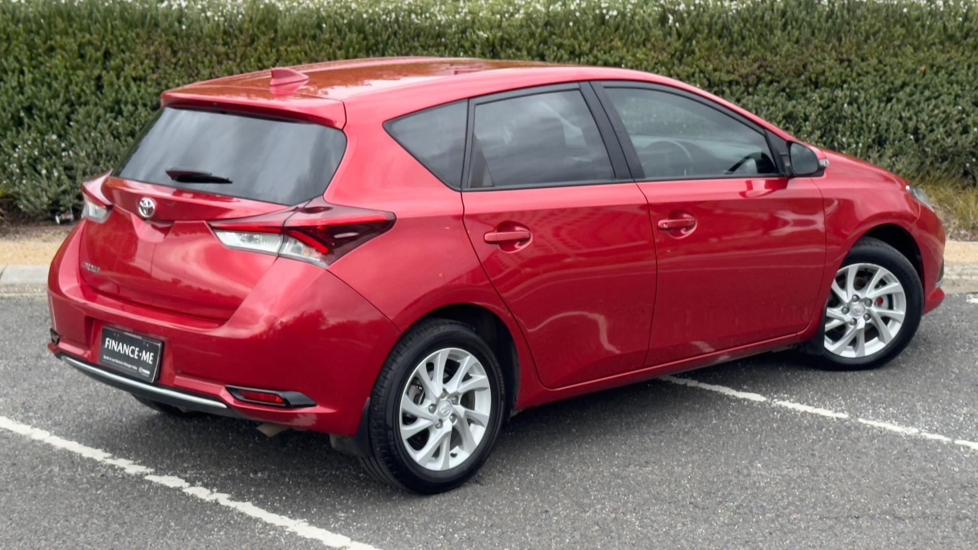 Toyota Corolla image 3