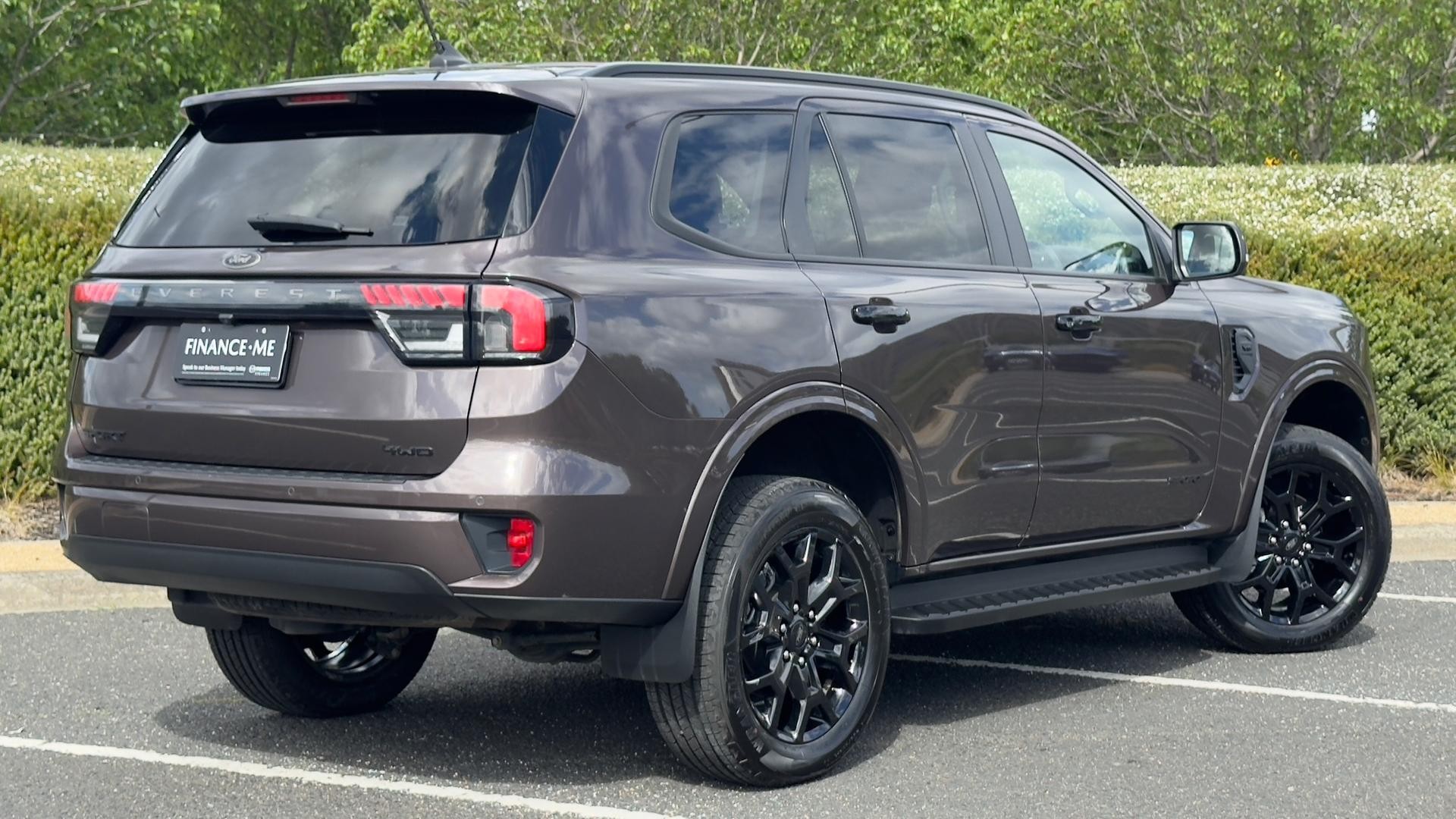 Ford Everest image 2