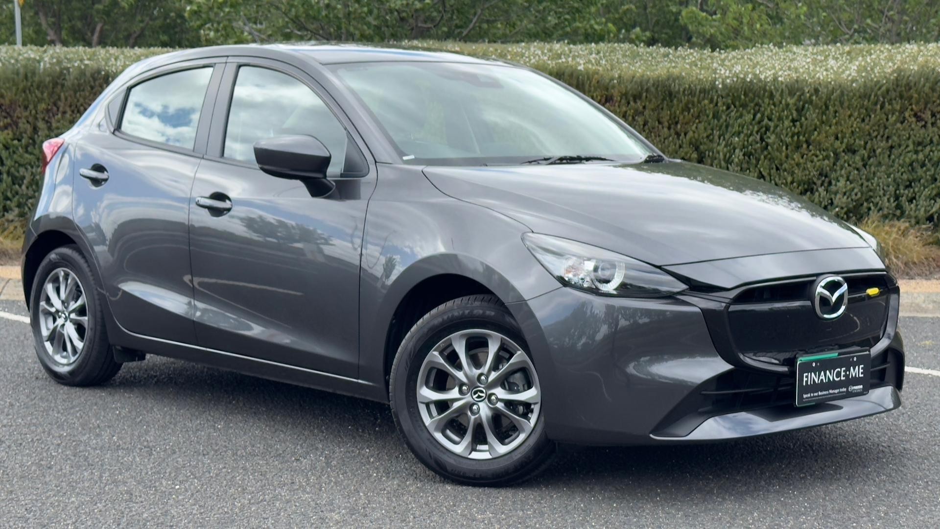 Mazda 2 image 1