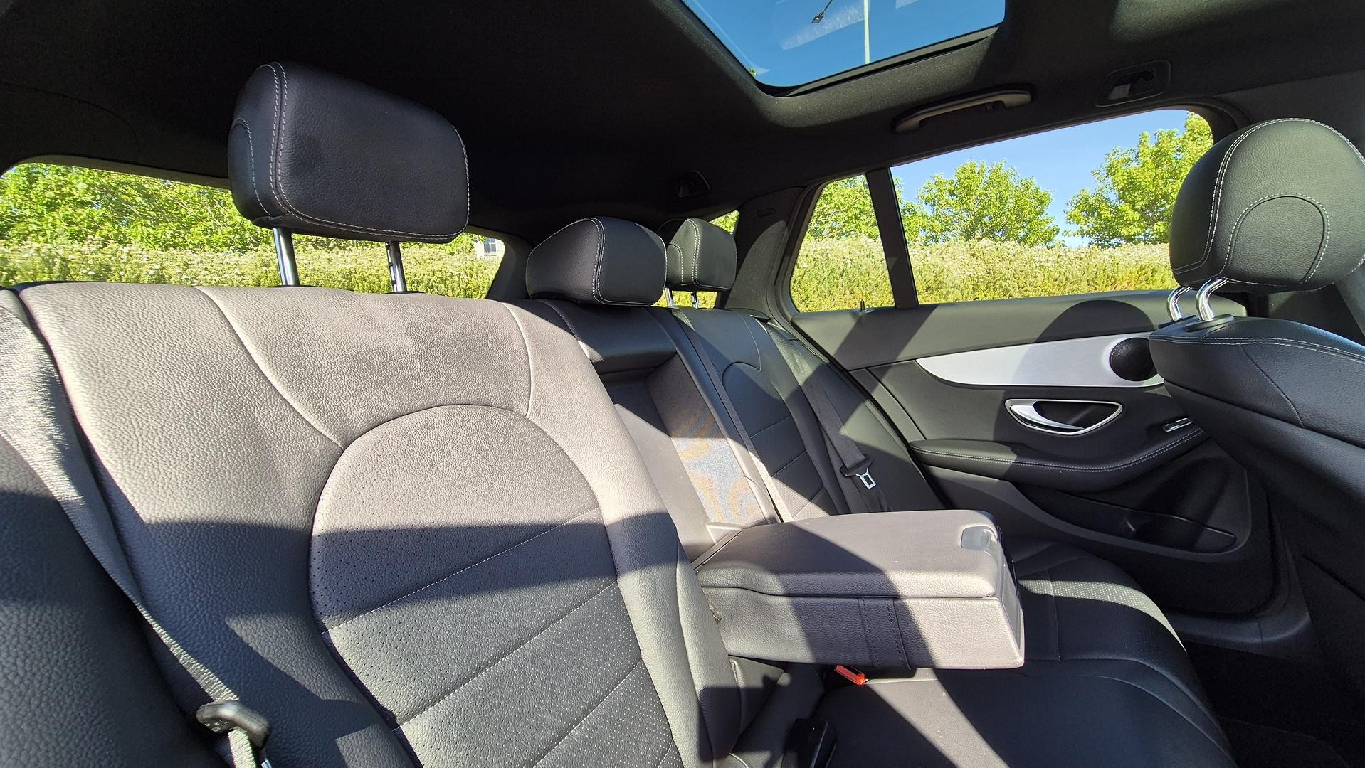 Mercedes Benz C-class image 4