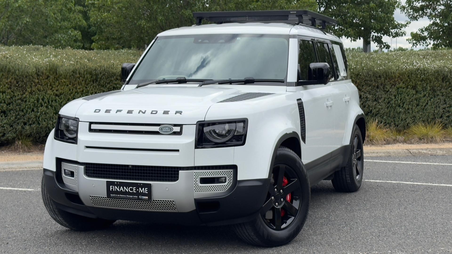 Land Rover Defender image 2