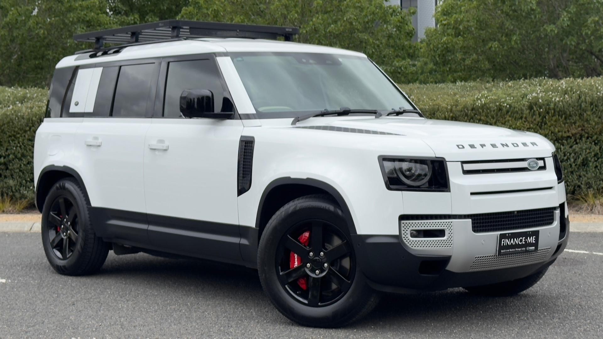 Land Rover Defender image 1