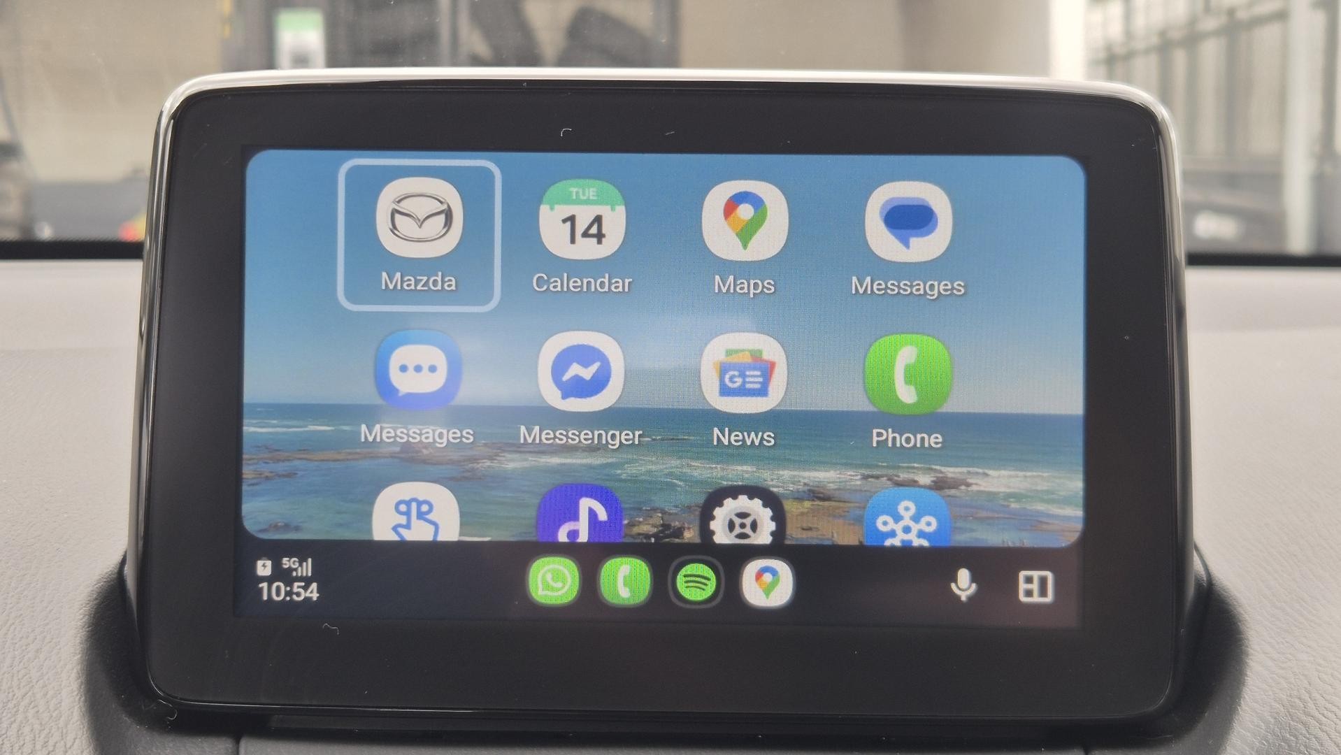 Mazda 2 image 2