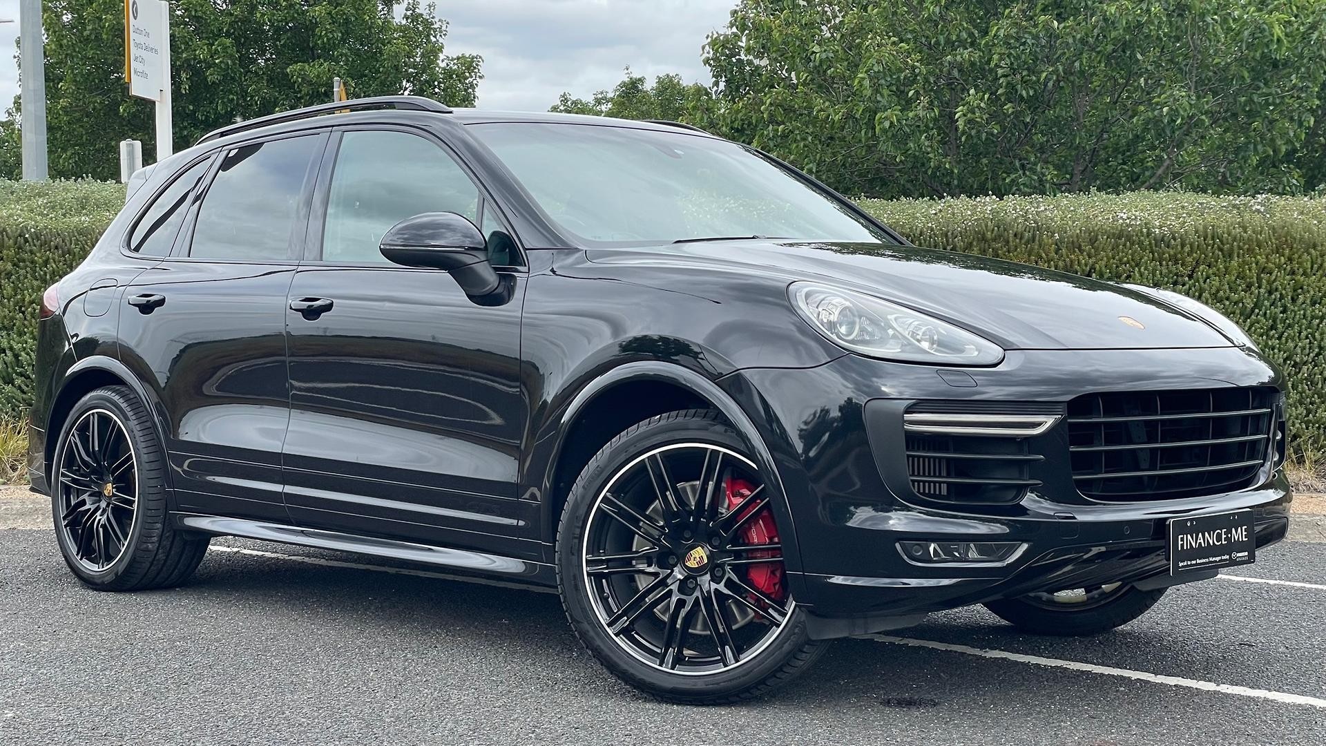 Porsche Cayenne image 1