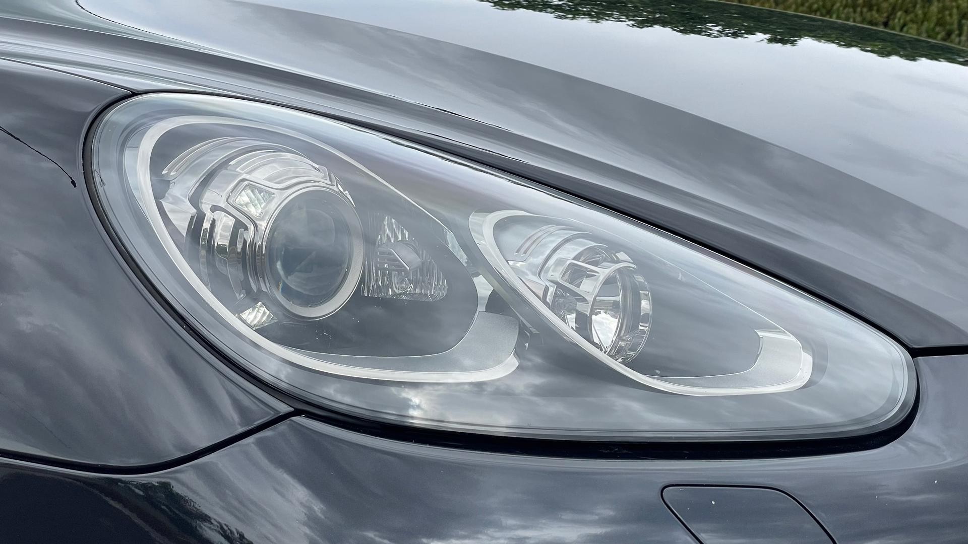 Porsche Cayenne image 2