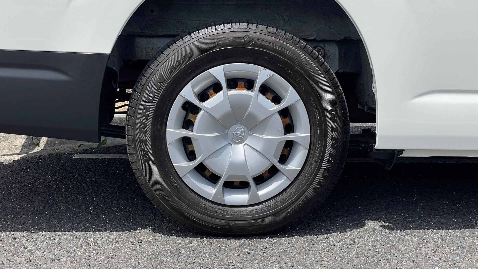 Toyota Hiace image 4