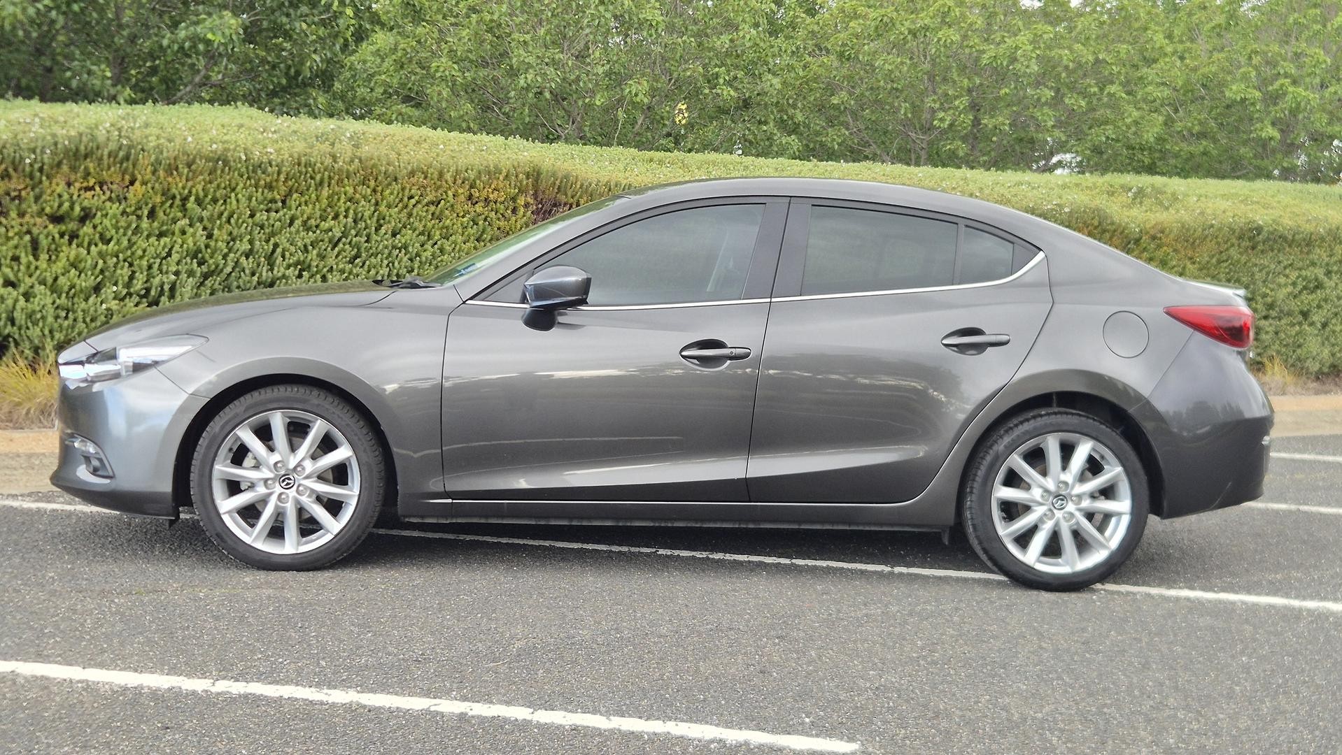 Mazda 3 image 3