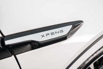 https://dvg-vehicle-assets.s3.amazonaws.com/X1002/2znnq2ysef8ocw42v67391uag.jpg