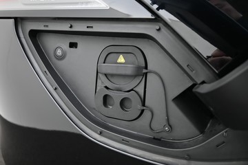 https://dvg-vehicle-assets.s3.amazonaws.com/X1010/eaewkf9xtacp3p0op6fq2rkym.jpg