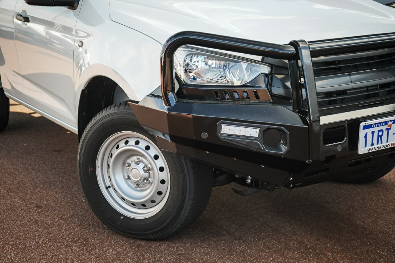 Isuzu D-max image 2