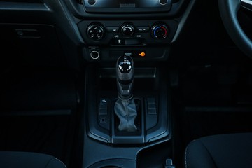 https://vehicle-cdn.autoleague.cloud/14189_950268171_12.jpg